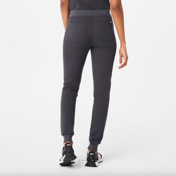 FIGS Charcoal Zamora jogger scrub pants - Picture 4 of 9